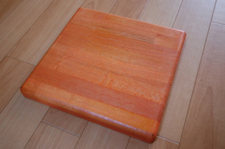 ロフトの階段ホワイトアイアン スマートステップ　タモ集成材ゴムの木集成材オレンジ色に着色